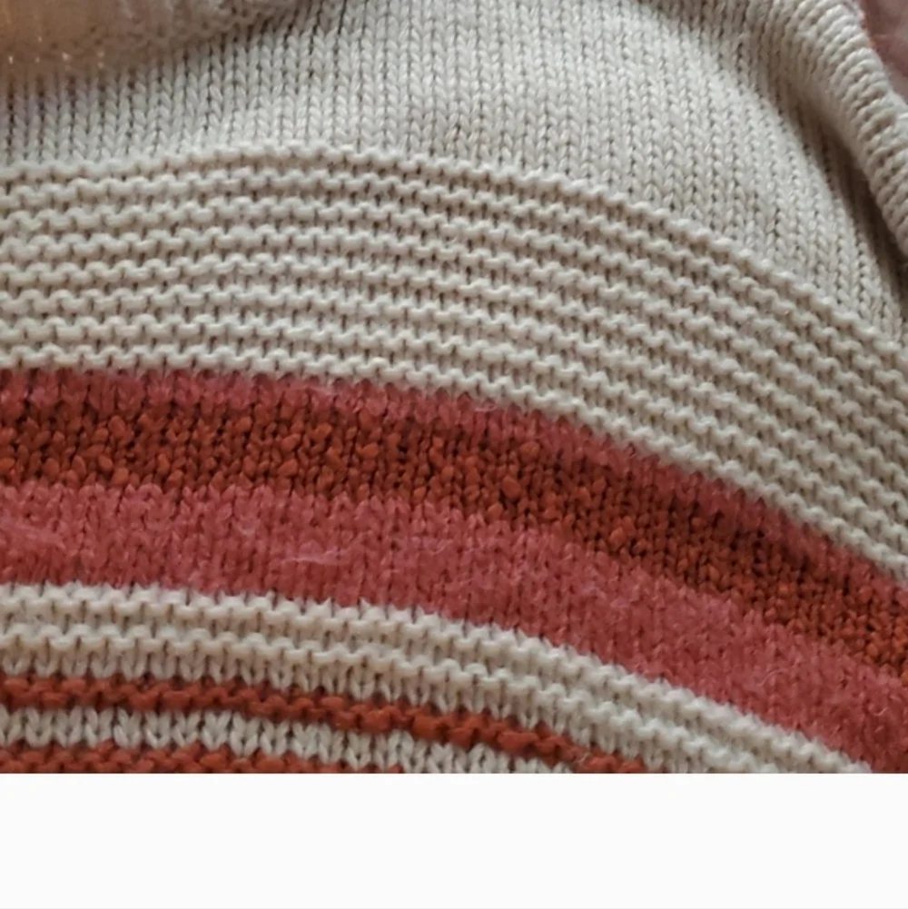 💥 Thread & Supply Boho Woman's Sweater - Picture 3 of 4